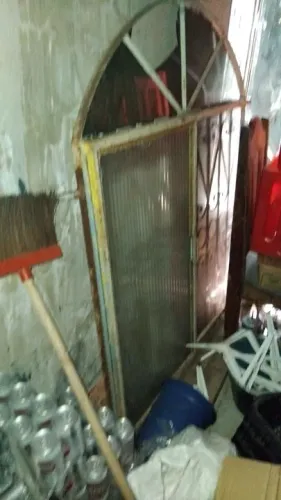 Janela de ferro 