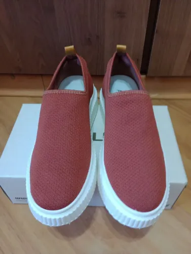 Tênis slip-on Arezzo 