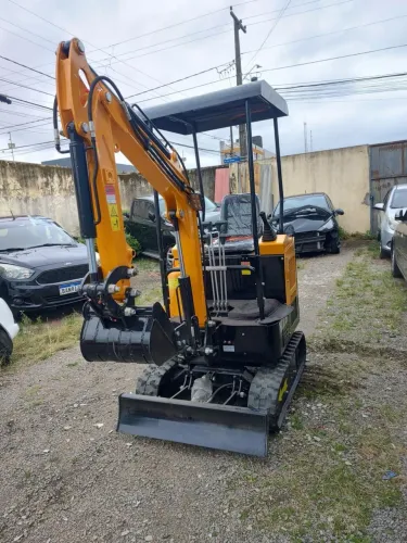 Vendo Mini escavadeira 