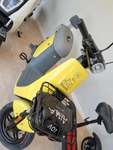 Vende Scooter Elétrica Aima E390 - Amarela