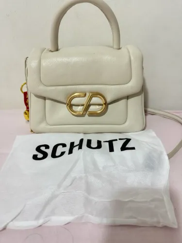 Bolsa Schutz média - muito nova