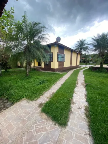 Vendo linda casa em Papucaia.