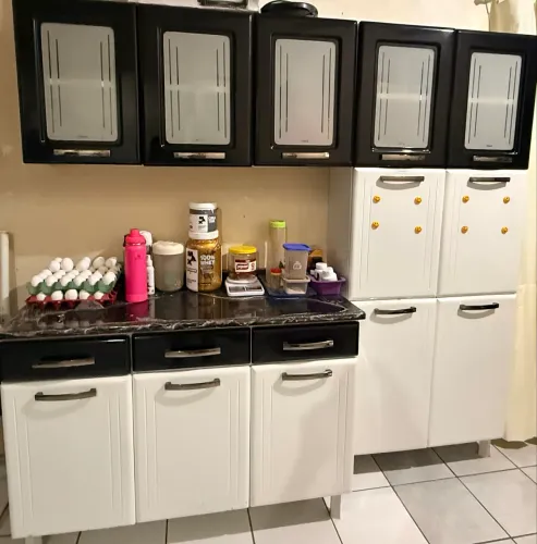 VENDO ARMÁRIO DE AÇO INOX - 1.5 de uso, novo e sem defeitos/ ou amassados.