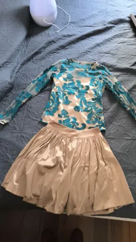 Conjunto de saia e blusa - Verde e Bege