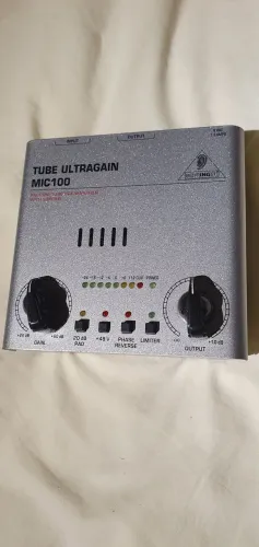 Tube Ultragain Behringer MIC100 valvulado