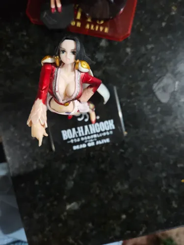 Figure one piece 