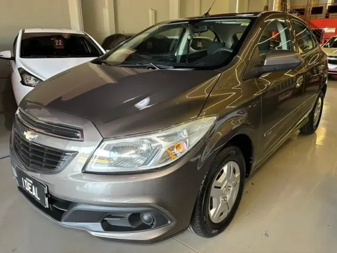 Chevrolet Onix PLUS LT 1.0 12V FLEX MEC. 4P 2013