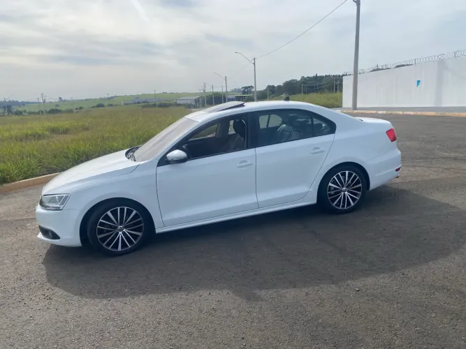 Volkswagen Jetta Comfortline 2.0 T.flex 8V 4P Tipt. 2014