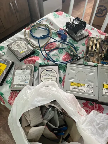 Peças de computador tudo por 300 não envio retirar no local