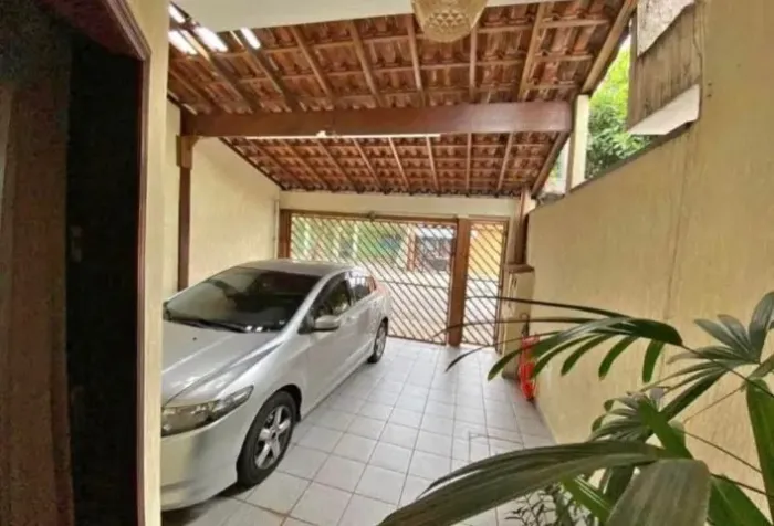 CASA DE EXCELENTE PADRÃO À VENDA - OSASCO / JARDIM DAS FLORES