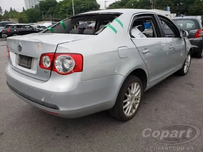 SUCATA VOLKSWAGEN JETTA 2.5 2.5 I5 - 2008 (PRATA)