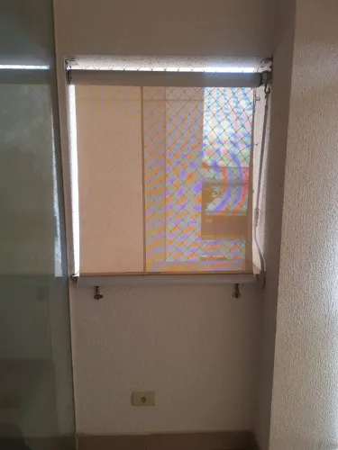 Toldo Tela Solar para Janela com Sistema para  Rolagem manual RESIDÊNCIAL CAMBARÁ 