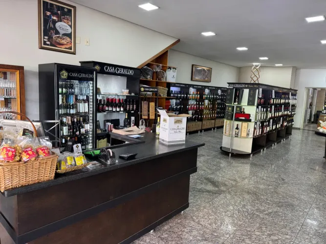 Moveis e equipamentos 