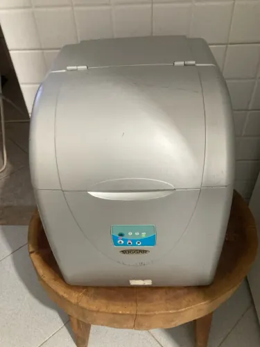 Máquina de fazer gelo Suggar