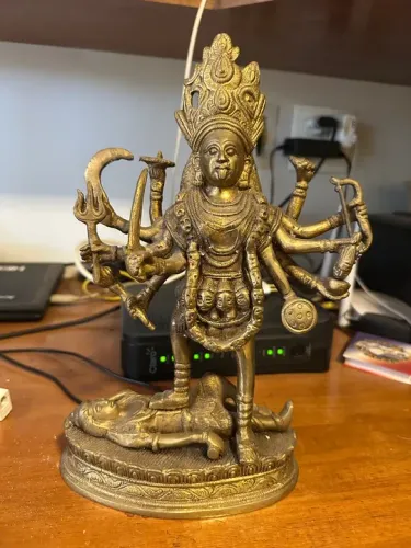 Estátua de Deusa Hindu em Bronze