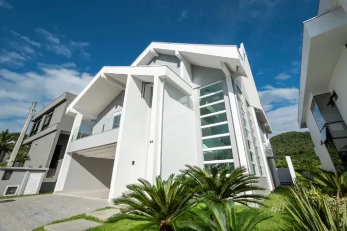 Casa espetacular em condomínio de alto padrão em Balneário Camboriú!