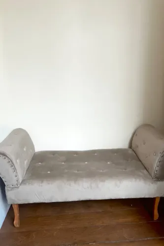 Sofá tipo "namoradeira" - bege