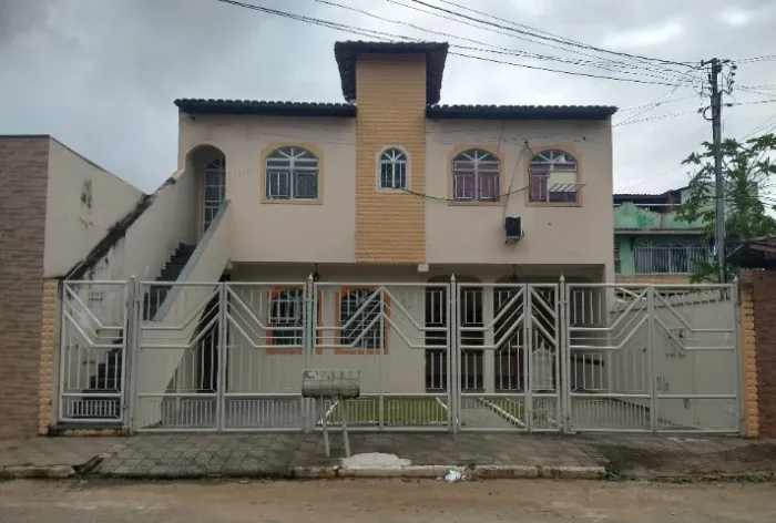 Venda: Casa + Apartamento no Bairro Lourdes em Gov. Valadares/MG