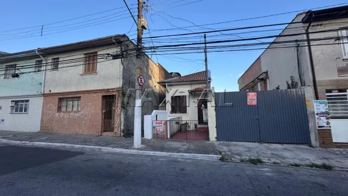 Terreno à venda na rua Carlos Escobar, com 140,07 m², próximo a Braz Leme e Rua Alfredo Pu