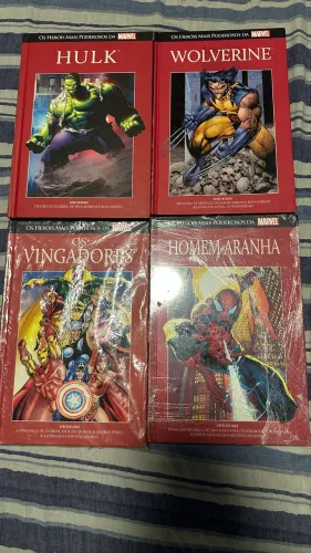 Hqs Os heróis mais poderosos da Marvel editora salvat capa vermelha 
