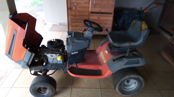 Trator cortador de grama husqvarna 