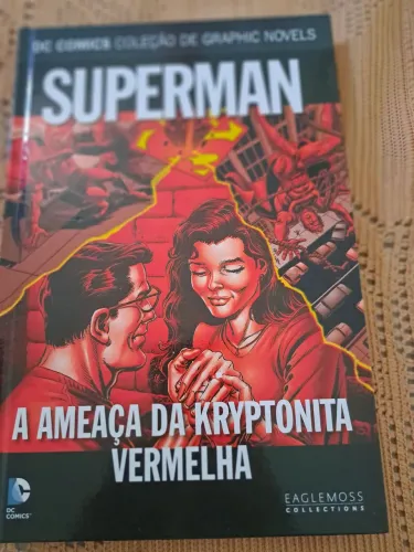 EAGLEMOSS - SUPERMAN A AMEACA DA KRIPTONITA VERMELHA 