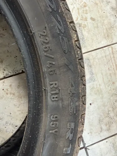 Pneu 225/45/18 P7 Run flat