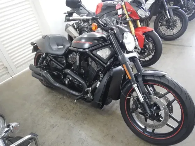 Harley Davidson Night Rod 1250 - só 11.000 km - pneus novos !