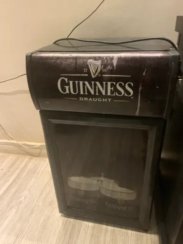 Frigobar Guinnes / 36/48 latas / necessita dar carga gas