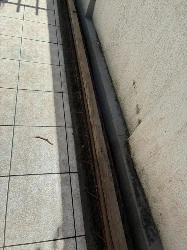 Vendo 2 trilhos para laje com treliças TG 12 de 4 mts cada