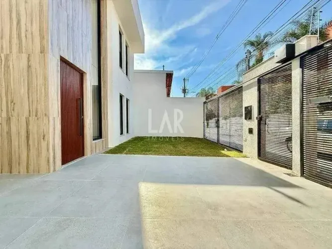 Casa Geminada à venda, 3 quartos, 1 suíte, 2 vagas, Planalto - Belo Horizonte/MG
