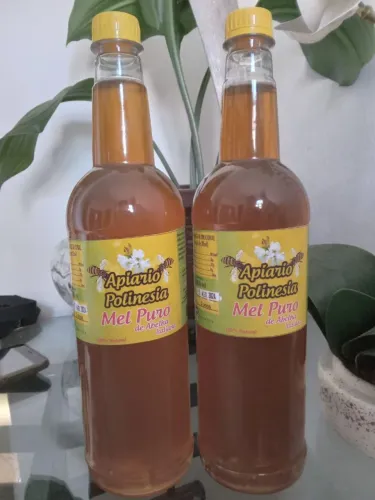 Mel Puro de Abelha Italiana R% 45 o litro .