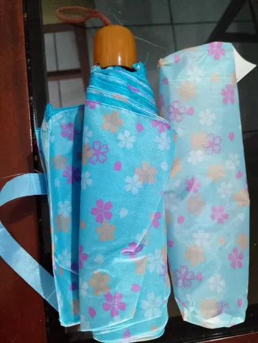 Guarda-chuva compacto com estampa floral