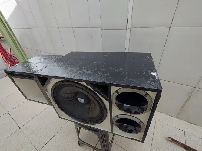 Caixa TRIO (SOM AUTOMOTIVO)