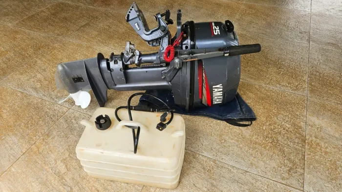 Motorizada Yamaha 25Hp 2 tempos