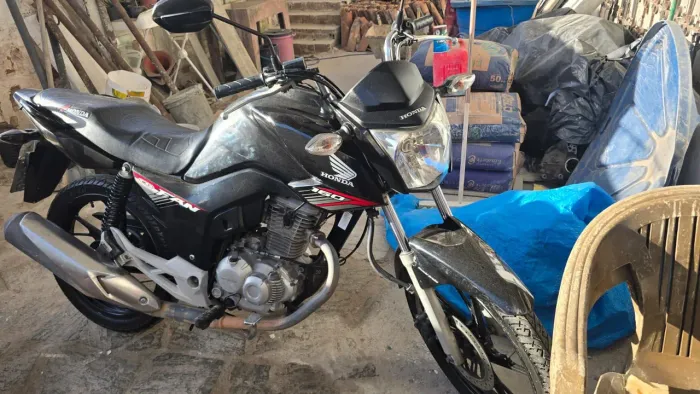 Fan 160 2019 emplacada no meu none