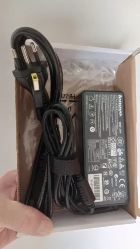Carregador Lenovo Notebook 65W 20V 3.25A com plugue quadrado
