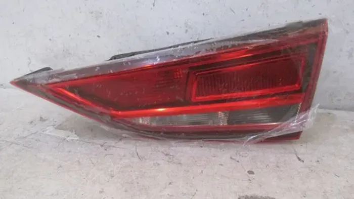 Lanterna Tampa Traseira Audi A3 2018 Nova Original 8v5945076