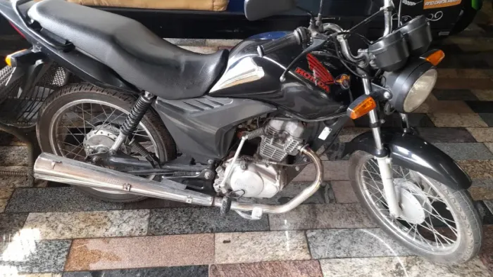 Moto HONDA /CG 125 FAN KS - R$7.900,00