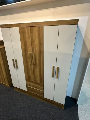 Guarda Roupa De Casal Novo Produto Na Caixa/Entrega É Montagem Grátis Loja R L Moveis