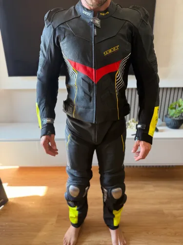 Macacão 2 peças jaqueta e calça