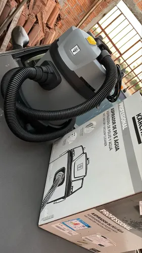 Aspirador de Pó e Líquidos Profissional 3 em 1 Kärcher NT 585 15L cinza