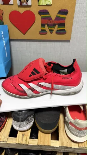 Chuteira adidas 39