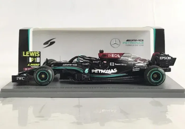 Miniatura Formula 1 Mercedes W12 Lewis Hamilton Winner Russian GP 2021 Spark 