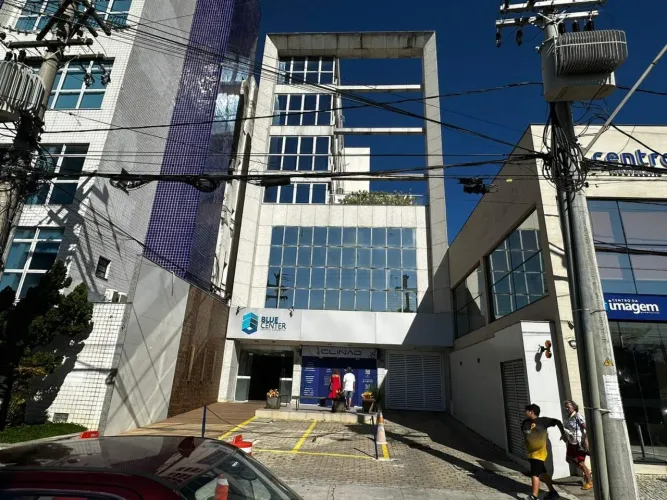 Sala Comercial para Venda em Cabo Frio, Centro, 1 banheiro, 1 vaga