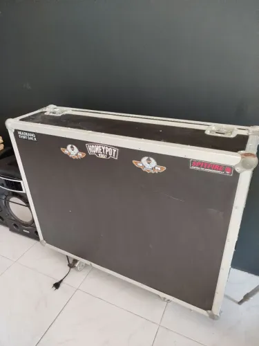 Hard Case - Som e Luz