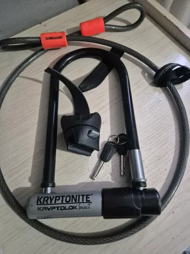 Cadeado para Bike Kryptonite KryptoLok Series 2 U-Lock + Cabo + Suporte ? Completa