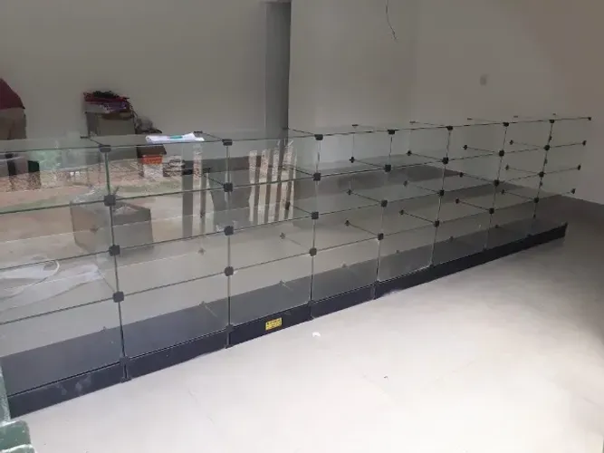 Balcão de vidro 4m para loja