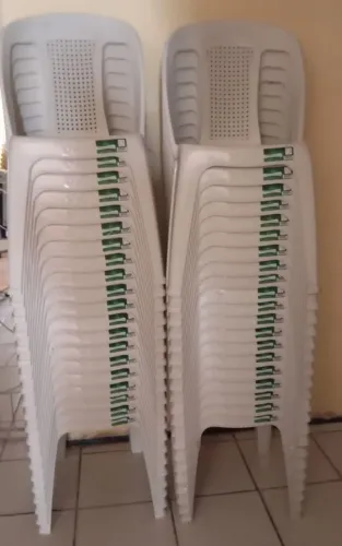 Cadeira de plástico 