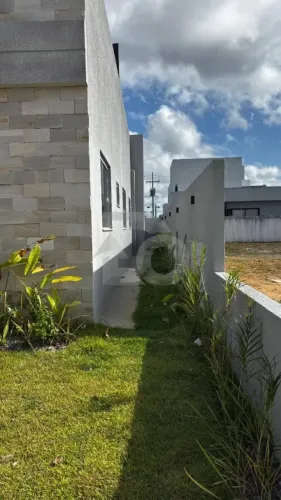 Casa recém-construída no Condomínio Filadelfo Costa - 3 Quartos, Garagem e Lazer